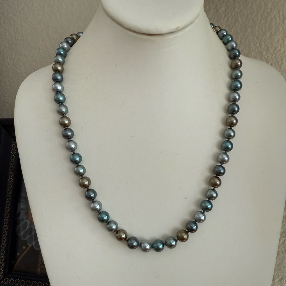 Kissaka Signed Gold and Silver Pearl Necklace Bracelet Earring Set - Picture 7 of 8